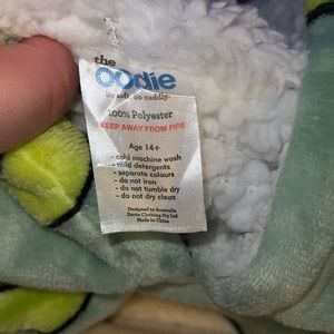 NEW WITHOUT TAGS AVOCADO AND TOAST OODIE